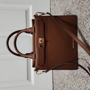 Michael Kors medium messenger luggage bag